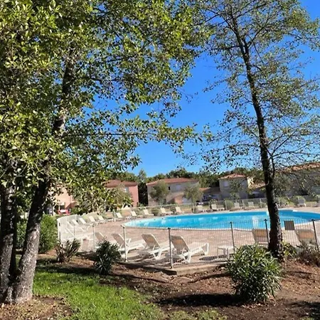 Avec Terrasse Et Vue Piscine, Proche Holiday home *