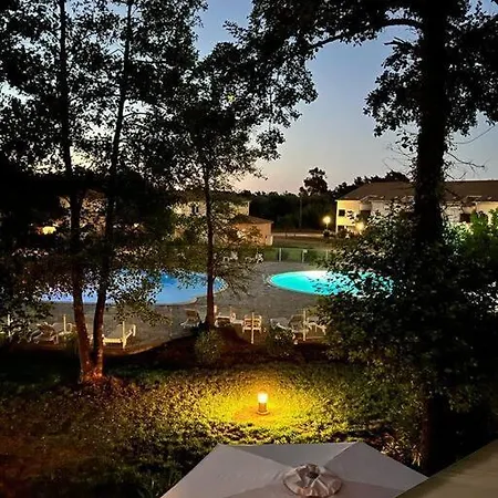 Avec Terrasse Et Vue Piscine, Proche Сasa de vacaciones Moriani Plage