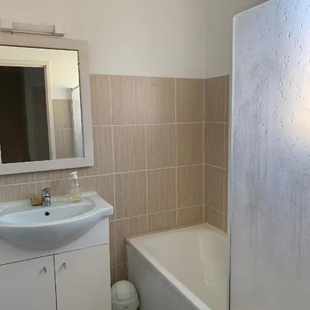 Avec Terrasse Et Vue Piscine, Proche Сasa de vacaciones *