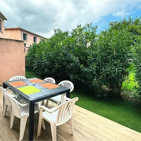 Сasa de vacaciones Avec Terrasse Et Vue Piscine, Proche