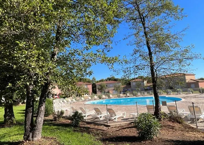 Avec Terrasse Et Vue Piscine, Proche Feriehus *