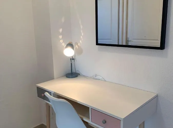 Prázdninový dům Avec Terrasse Et Vue Piscine, Proche